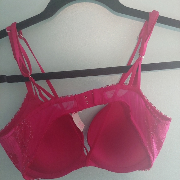 Victoria's secret fuchsia bra 32C - Picture 2 of 2